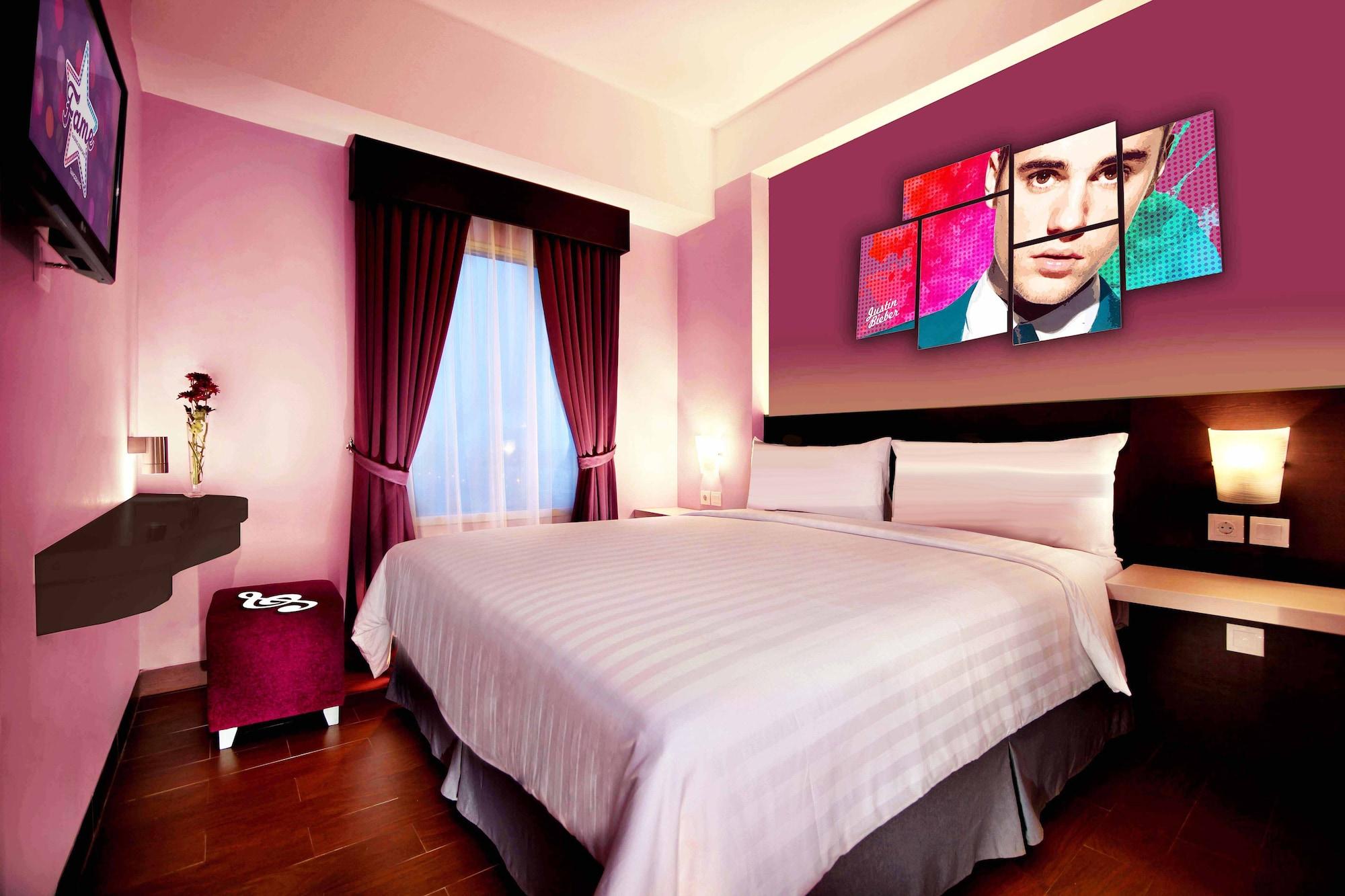 Fame Hotel Gading Serpong Tangerang Exterior photo