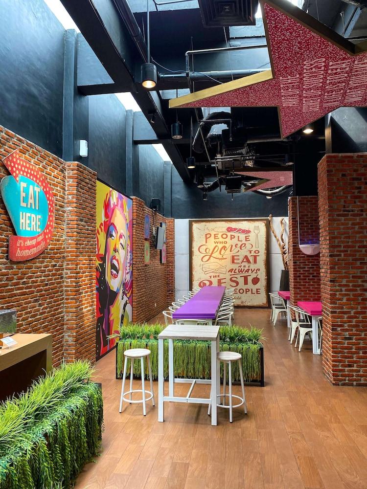 Fame Hotel Gading Serpong Tangerang Exterior photo