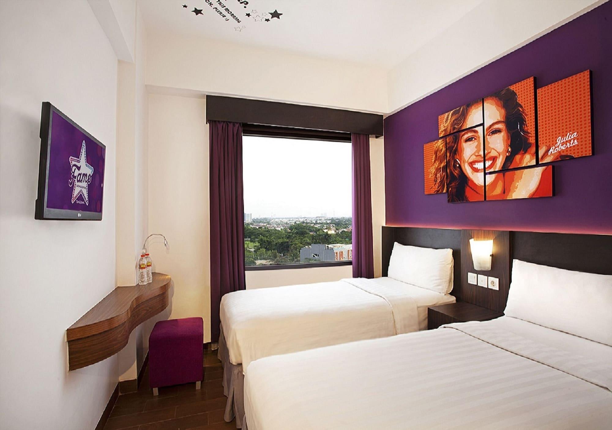 Fame Hotel Gading Serpong Tangerang Exterior photo