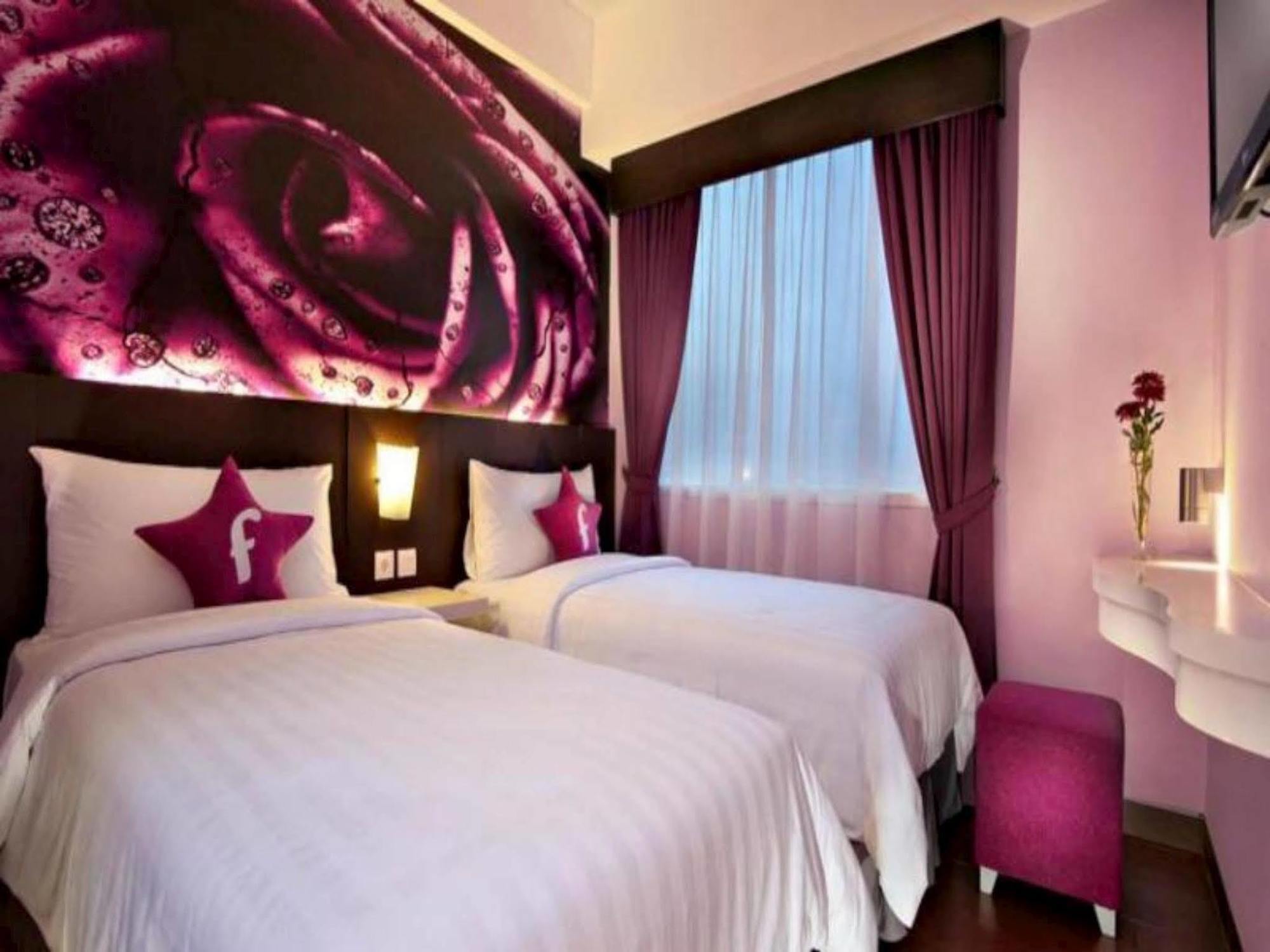 Fame Hotel Gading Serpong Tangerang Exterior photo